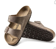 BIRKENSTOCK Unisex tobacco sandals - ARIZONA